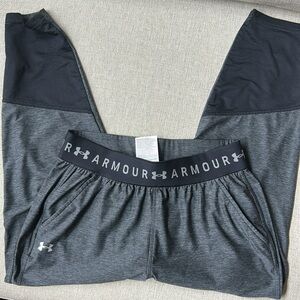 Under Armour women’s light weight XS athletic pants